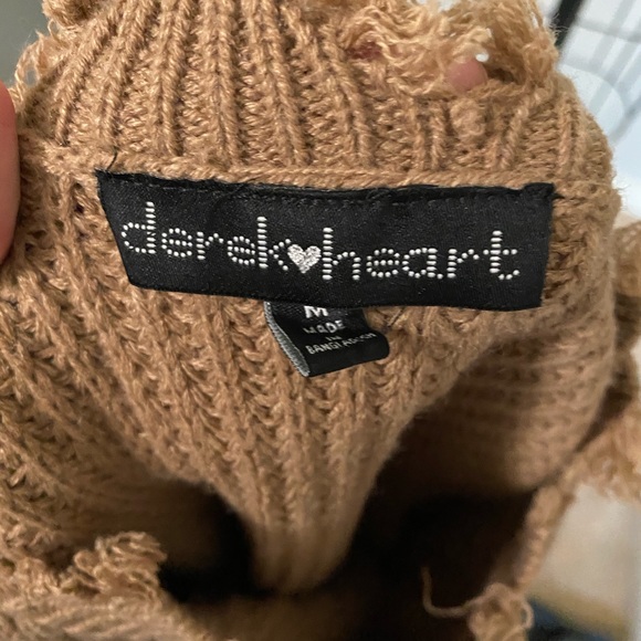 Distressed Hem Sweater - Picture 4 of 4